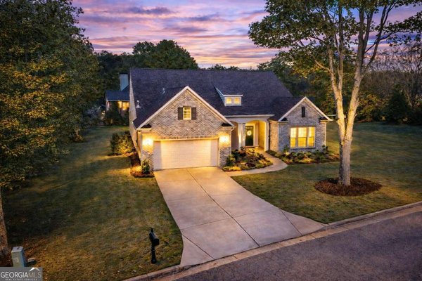 900 Ravenwood Way, Canton