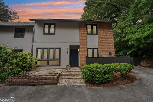 3294 Clairmont North, Brookhaven