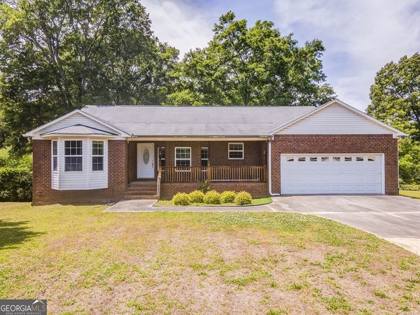 12 Whispering Pines Road, Rome