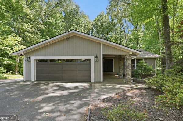3662 Stonelake Court, Lilburn