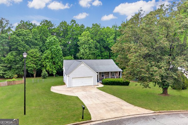 838 Burton Ridge Drive, Loganville