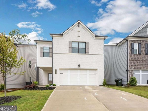 5325 Fox Hill Lane, Oakwood