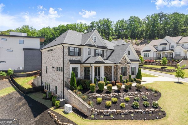 2775 Twisted Oak Lane, Marietta