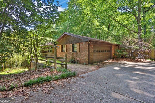 5802 Button Gwinnett Place, Norcross