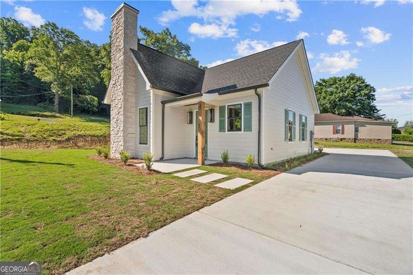 55 Old Water Works Road, Calhoun