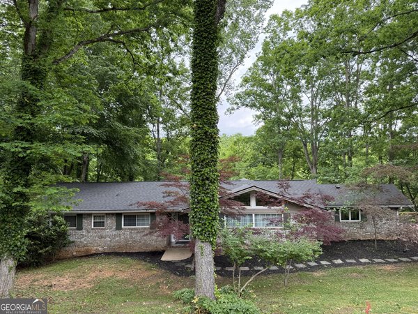 3327 Hickory Point Gainesville