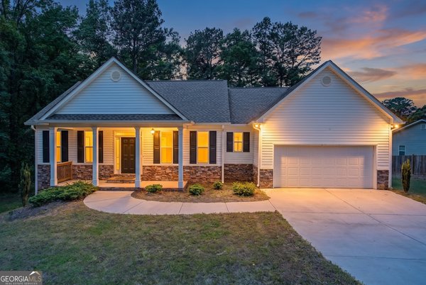 504 Iris Way, Villa Rica