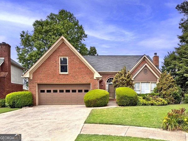 450 Renee Circle, Roswell
