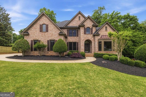 215 Lynwood Court, Roswell