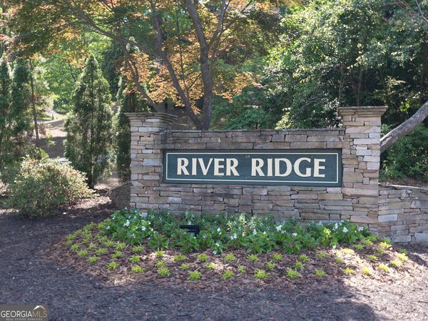 160 River Run, Roswell