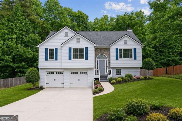 280 Wentworth Drive, Canton