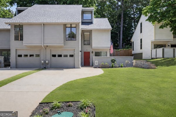 1032 Creatwood Circle SE Circle, Smyrna