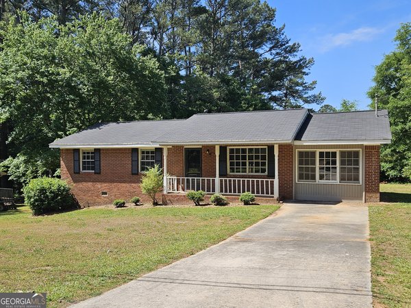 858 Pine Shadow Lane, Winder