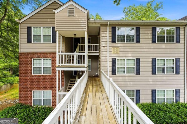 352 Teal Court Roswell