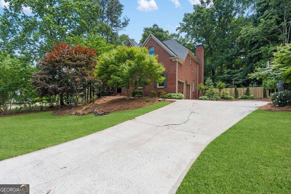 1028 Towne Lake Hills, Woodstock