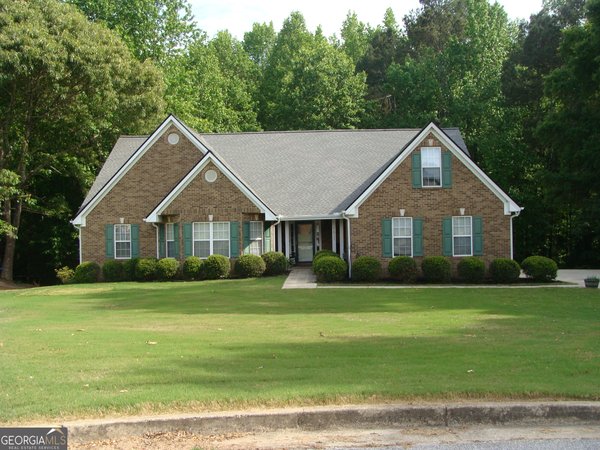 1611 Lake View Court Loganville