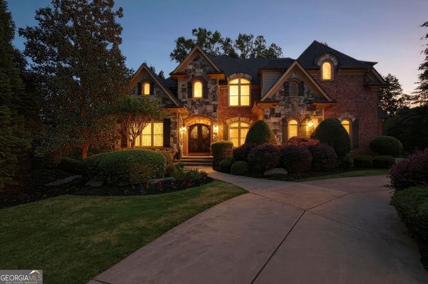 8340 Colonial Place, Duluth
