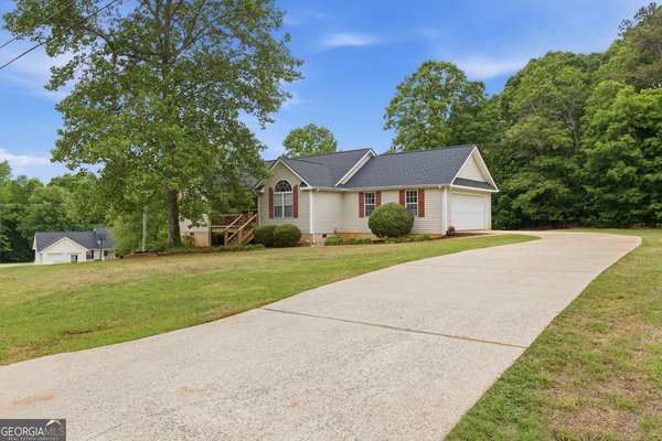 180 Rocky Shoals Trail, Mount Airy