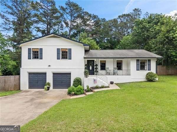 2370 Holly Springs Road, Marietta