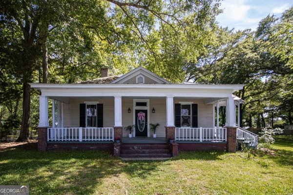 285 E Main St, Forsyth