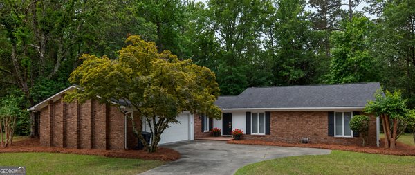 221 Azalea Drive, Statesboro