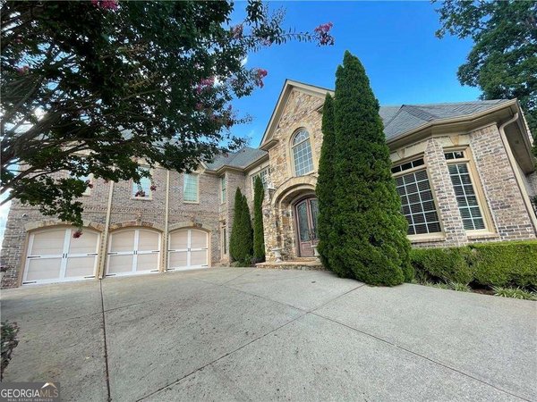 8730 Sawgrass Way, Duluth