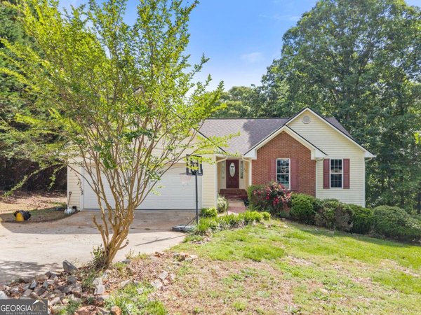413 Rolling Meadows Drive, Cleveland