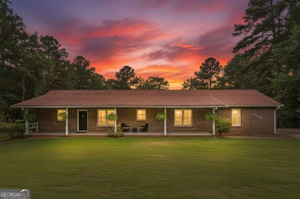 6372 Valley Dale Drive Riverdale