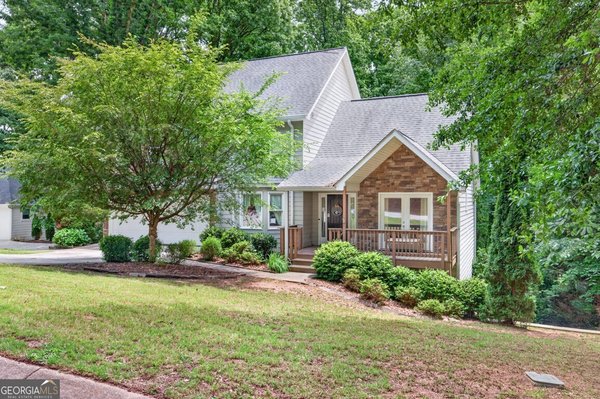 Picture of Neighborhood EMERALD LAKE in Sugar Hill, GA
