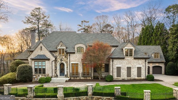4076 Glen Devon Drive, Atlanta