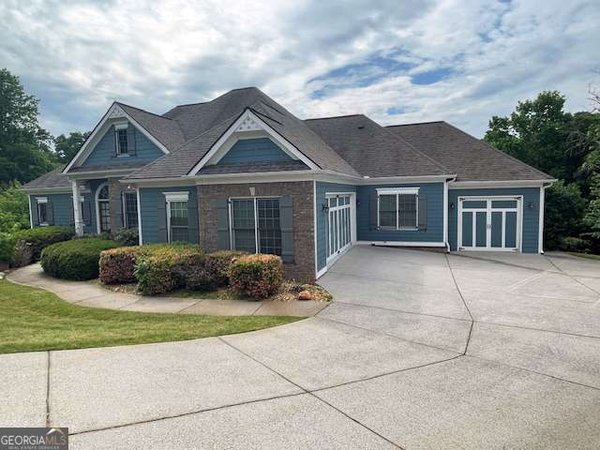 300 Towne Overlook Circle, Canton