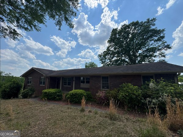 main picture of 3774 Friendship Circle, Buford