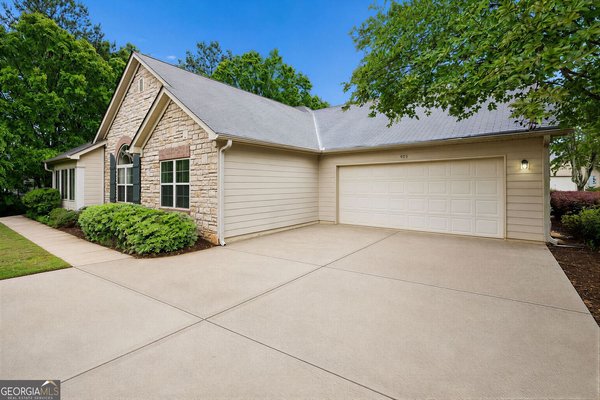 405 Kenley Court, McDonough