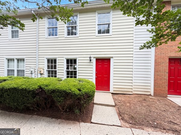 237 Chads Ford Way, Roswell