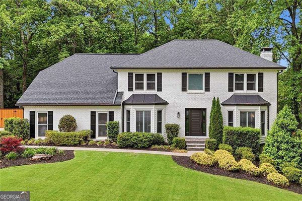 925 Kingridge Court, Roswell