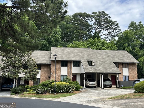 3259 Clairmont North Brookhaven