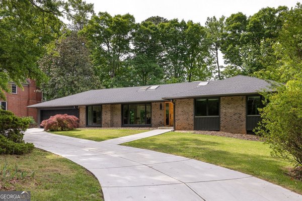 2673 Cosmos Drive, Atlanta