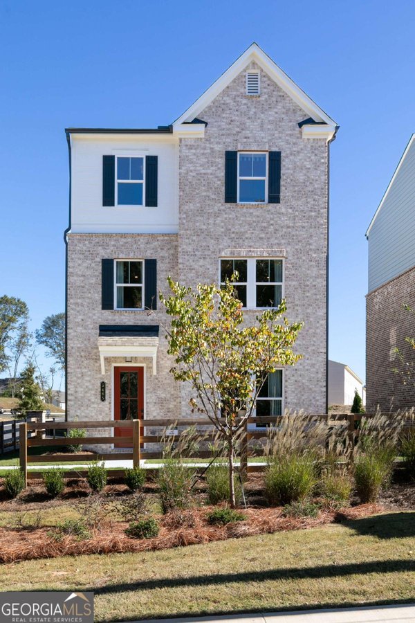 901 Leraes Way, Loganville