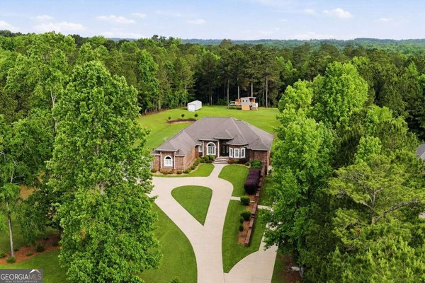 304 Deer Creek Drive, Forsyth
