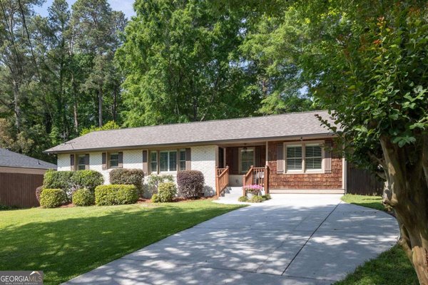 1907 Fairway Circle Brookhaven