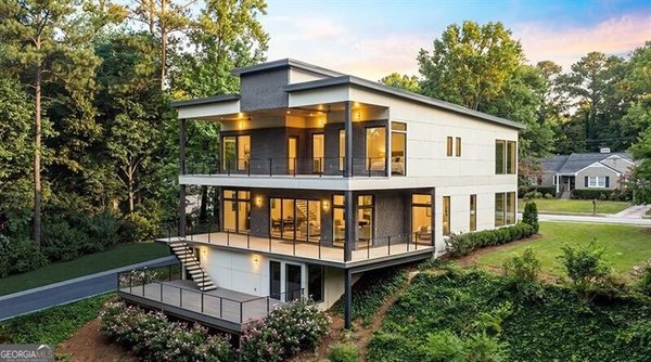 1424 Sylvan Circle Brookhaven