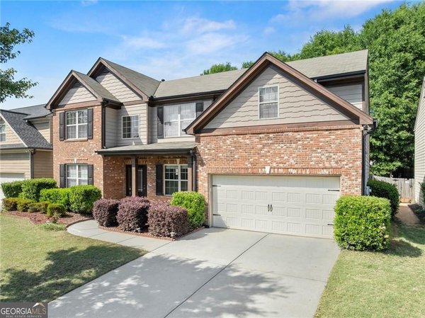main picture of 3228 Sag Harbor Court, buford