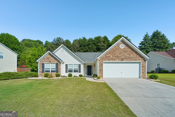 main picture of 2213 Skylar Leigh Drive, Buford
