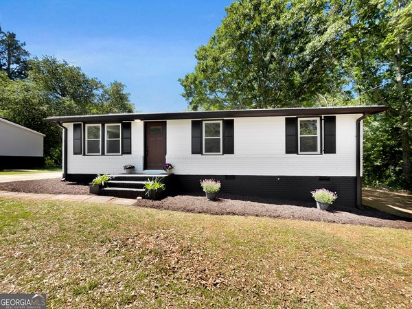858 Clairmont Avenue Comer