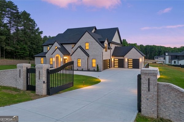 main picture of 3207 Thompson Mill Road, Buford