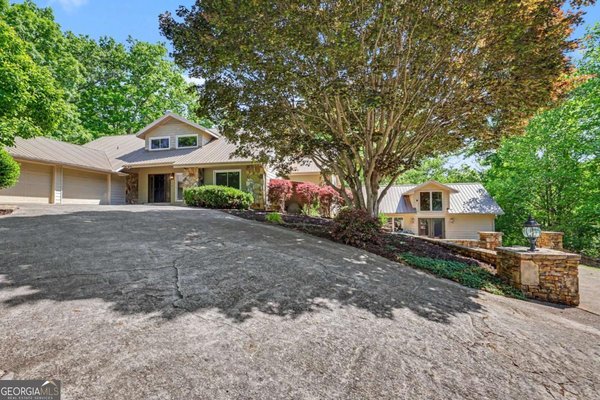 792 Bugscuffle Road Hiawassee
