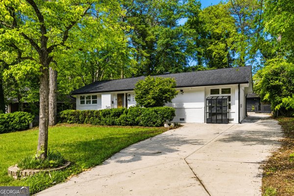 1988 Brewer Boulevard, Atlanta