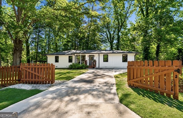 1558 Alverado Way Decatur