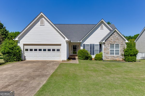 main picture of 5972 River Oaks Drive, Flowery Branch
