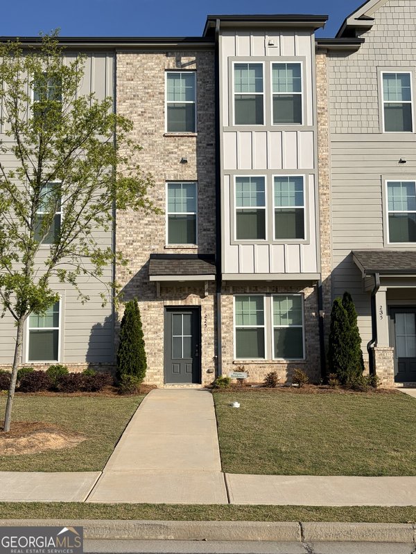 225 Cobalt Drive Fayetteville